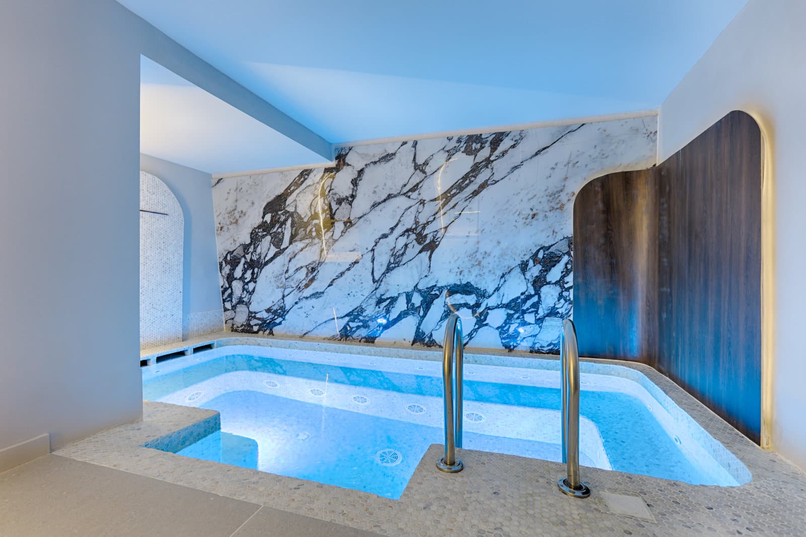 Spa privatif — piscine privative couverte